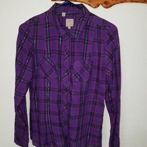 GUESS PLAID LONG SLEEVE BUTTON DOWN SHIRT